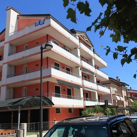 Maestrale Canova Apartments Caorle Exterior photo