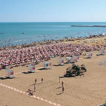 Maestrale Canova Apartments Caorle Exterior photo